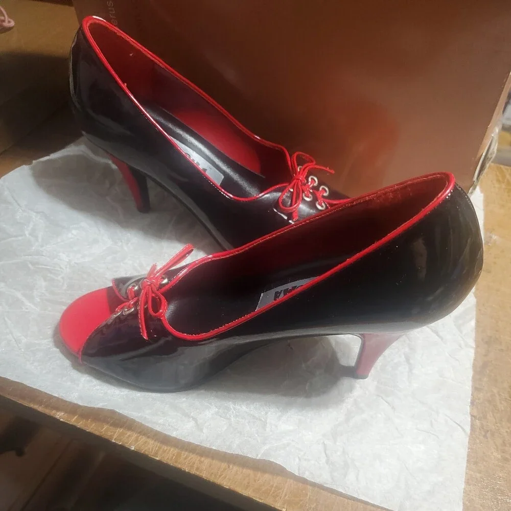 XX 0819 Pumps By Funtasma Black and Red Tied Pump